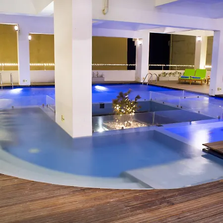 Ocean Edge Suites & Hotel Colombo-3